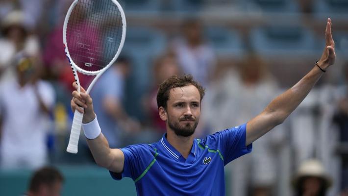 青訓策略乃 青訓策略乃